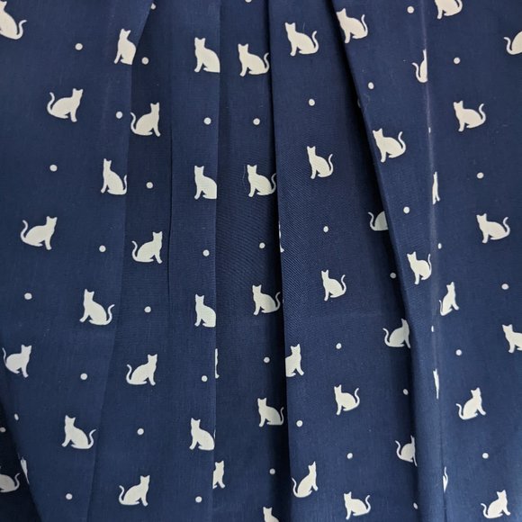 Old Navy Short-Sleeved Cat Blouse - Picture 1 of 4